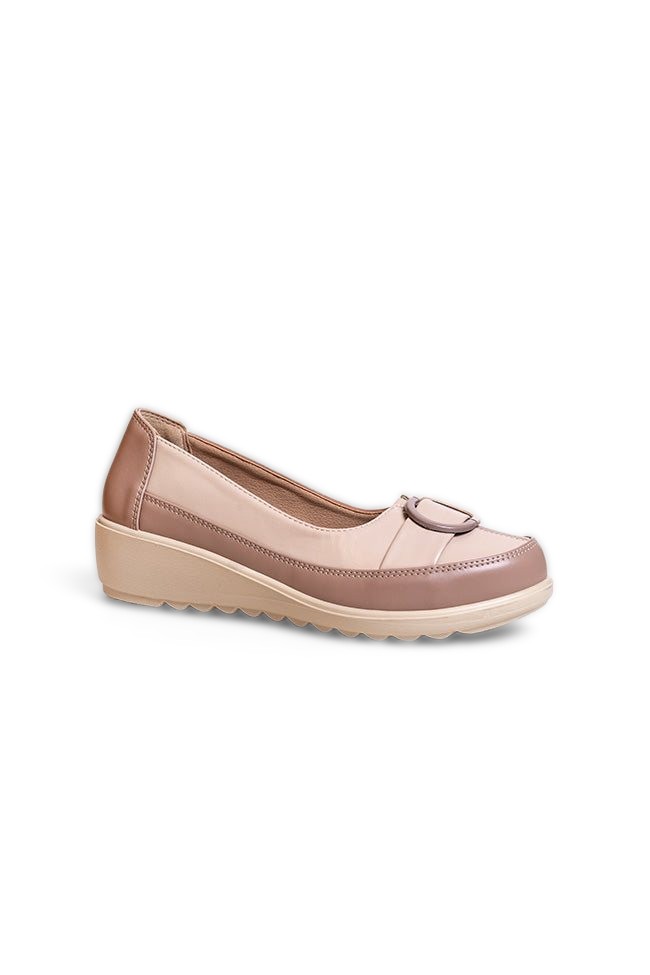 Harmony Dr. Lightfoot Ladies Beige Slip On Closed Toe Casuals